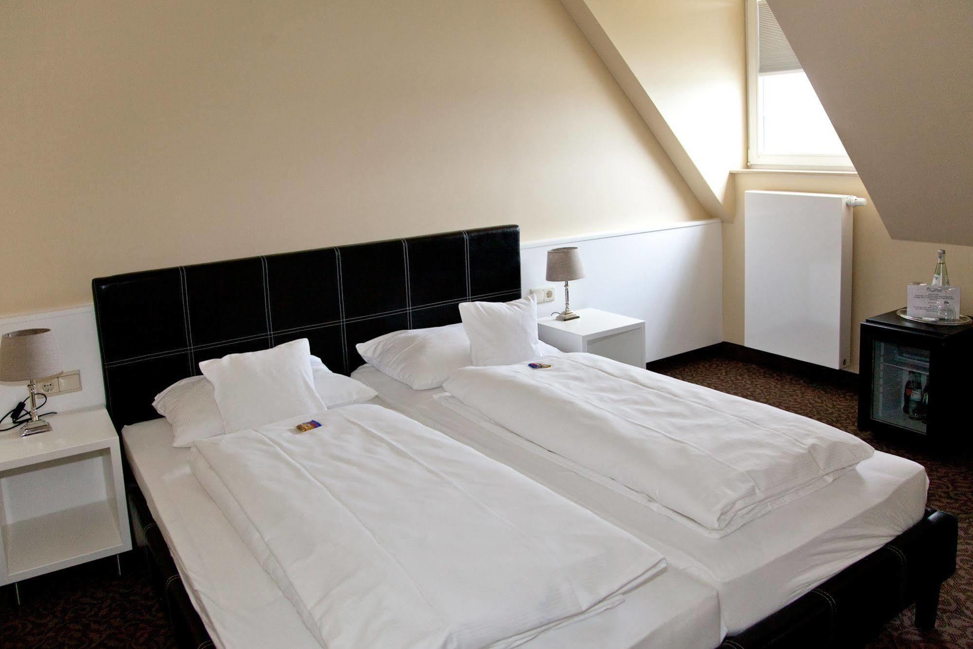 Schnellenburg Hotel Düsseldorf Eksteriør billede